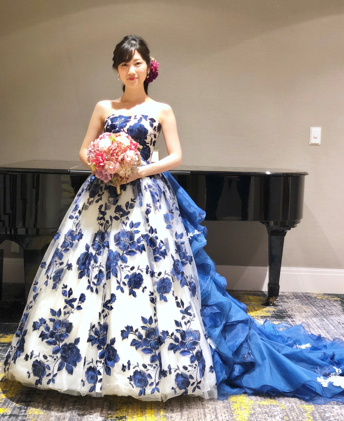 Instagramでも人気のISAMU MORITAのカラードレス入荷 - NEWS